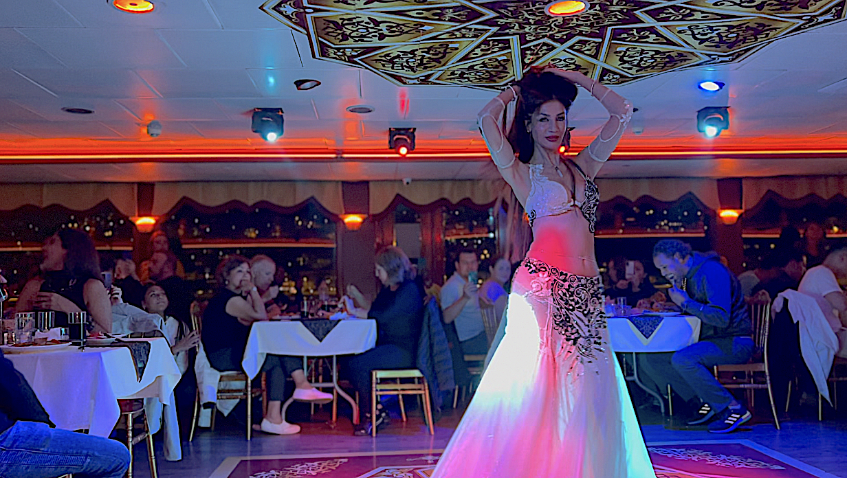 EXCLUSIVE DINNER AND SHOW ON BOARD CRUISE ALONG THE BOSPHORUS